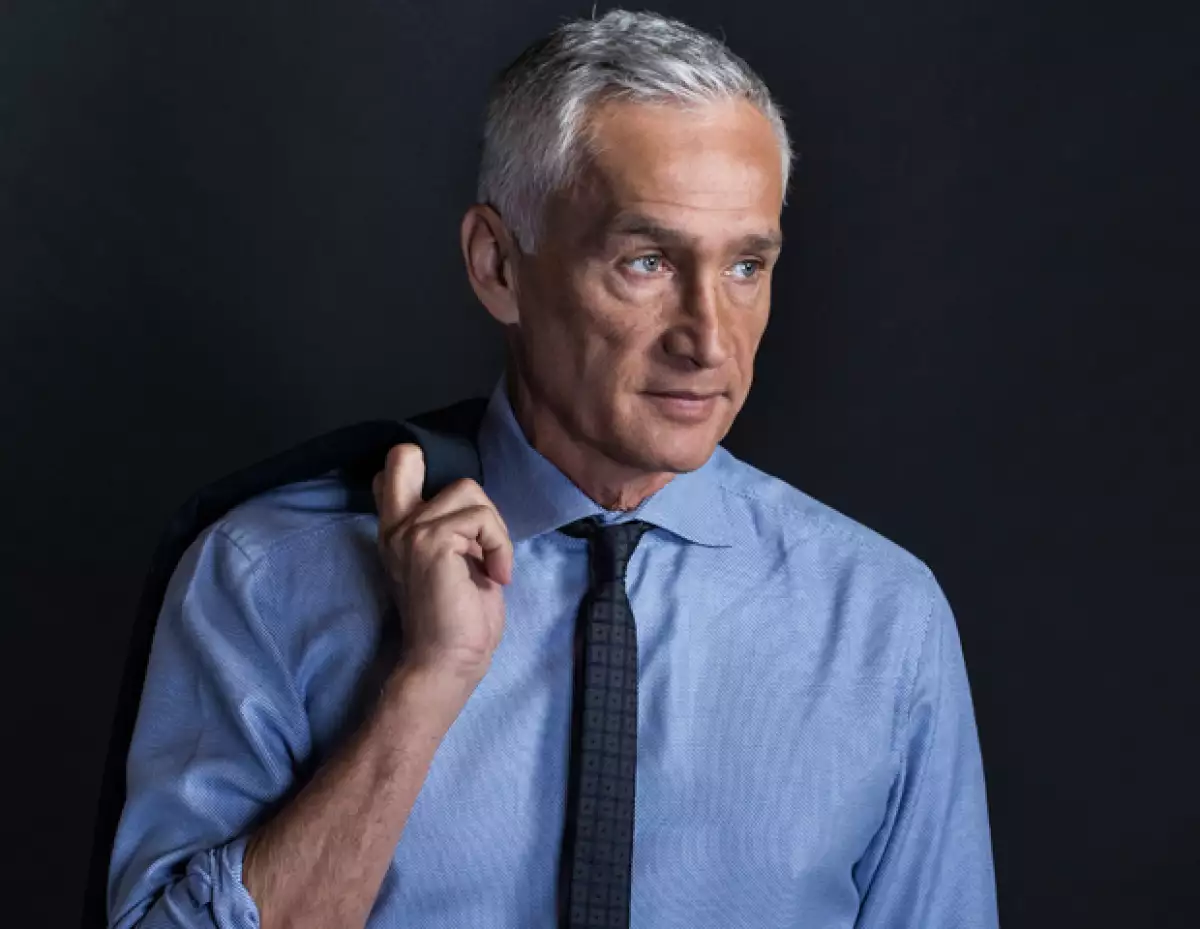 El periodista mexicano radicado en Miami, es parte de Quién 50, los personajes que transforman a México y ni te imaginas las pasiones que comparte en las redes sociales.