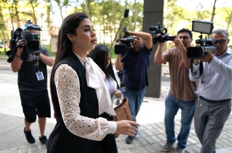 la vida no tan secreta de la esposa y las hijas del chapo