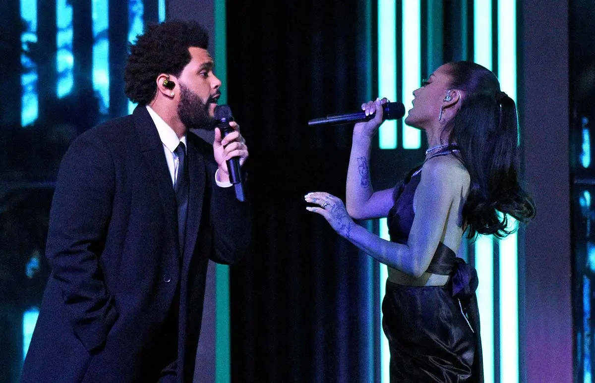 ariana-grande-anillo.jpg