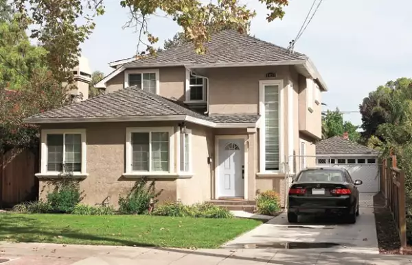 Renta esta propiedad, en Palo Alto, por tres mil dólares mensuales.