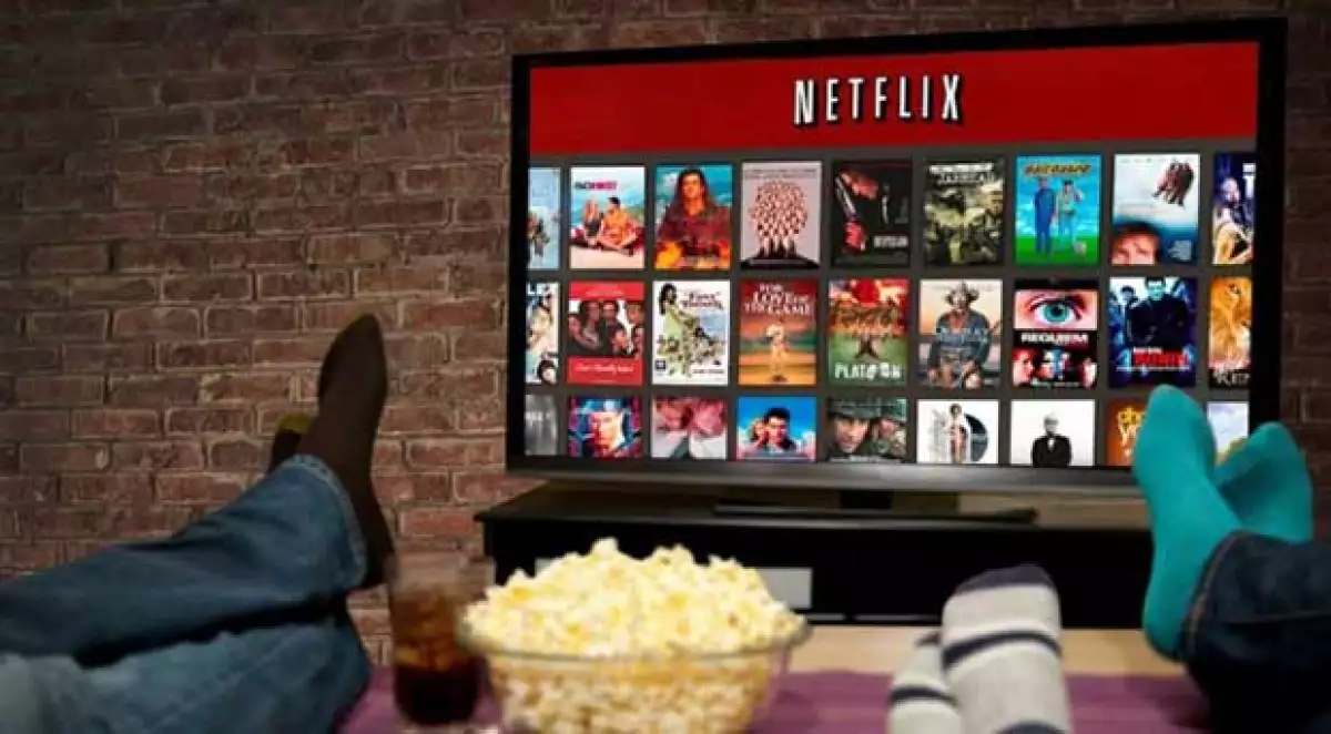 A todos se nos hace muy fácil y cómodo andar por ahí compartiendo nuestra contraseña de Netflix, aceptémoslo, incluso algunas veces un amigo es el encargado de compartirlo.