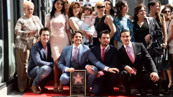 Hasta la pequeña Aitana estuvo presente mientras el actor era homenajeado en Hollywood, sin duda las fotos evidencían la felicidad que representa para todos.