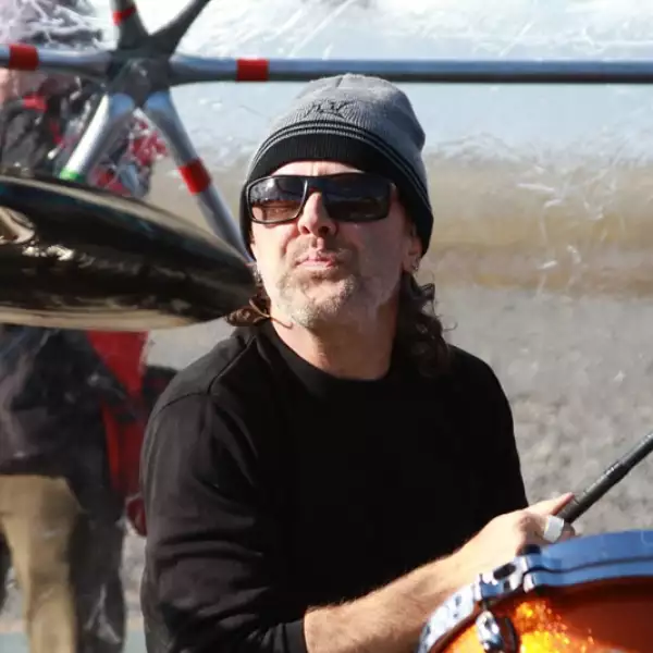 Metallica, concierto, antartida, base argentina, carlini, James Hetfield, auriculares, antartica