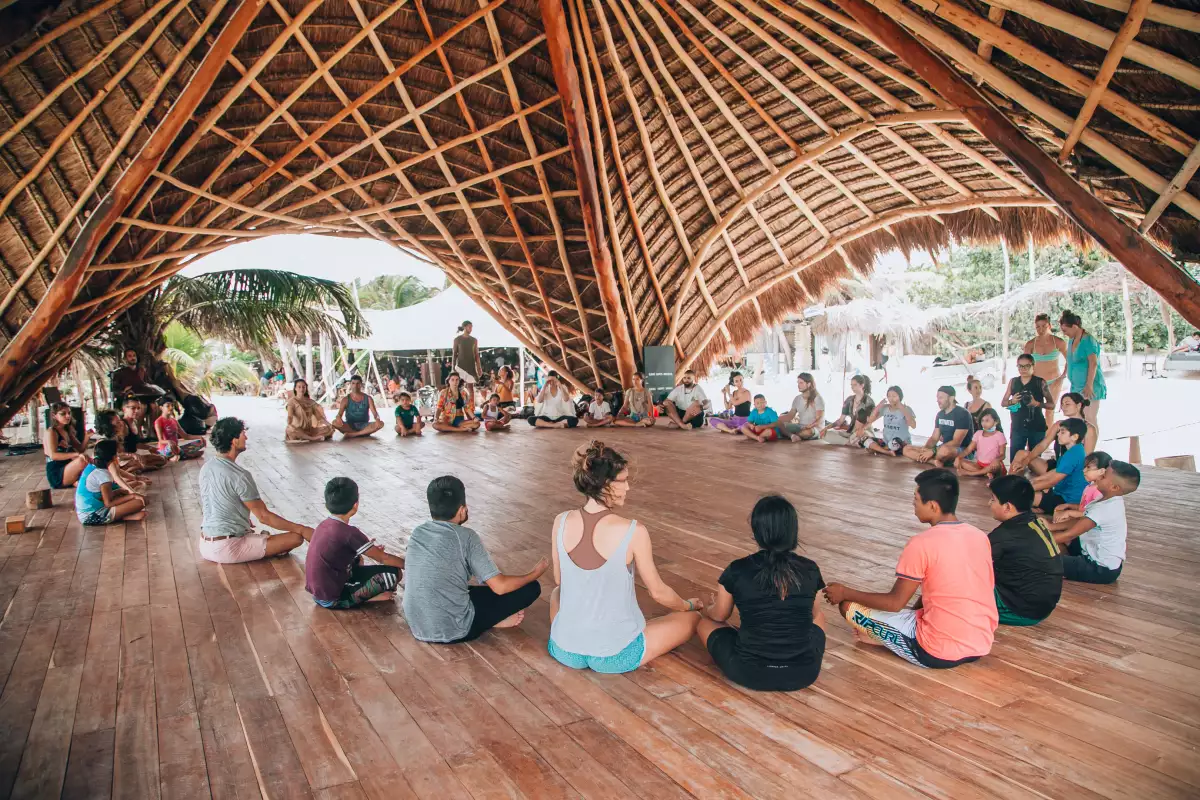 LADLE, Los Amigos De La Esquina