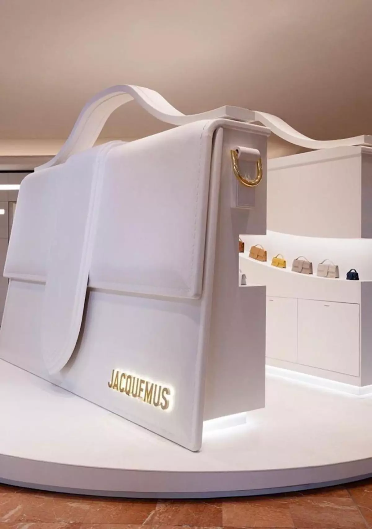 bolso-jacquemus-escultura.jpg