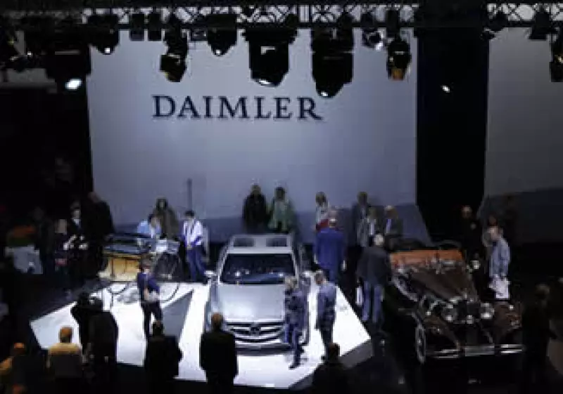 Daimler reafirmó su pronóstico para el año, diciendo que su EBITDA en el 2011 subirá significativamente desde el año anterior. (Foto: Reuters)