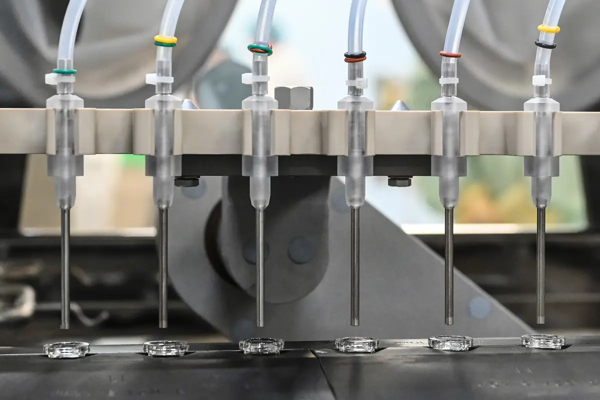 ITALY-HEALTH-VIRUS-SCIENCE-TECHNOLOGY-PHARMACEUTICALS-VACCINE-MA