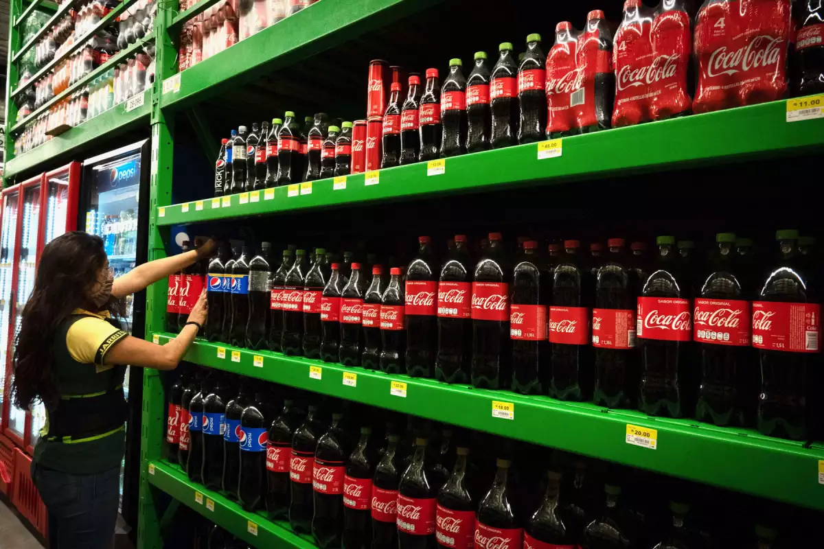 La SEP arrincona a la comida chatarra: así ganó 26 sentencias y limpió las cooperativas escolares en 2025