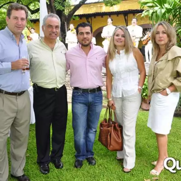 Entrega de las 2 barricas del nuevo producto” Doble Barrica