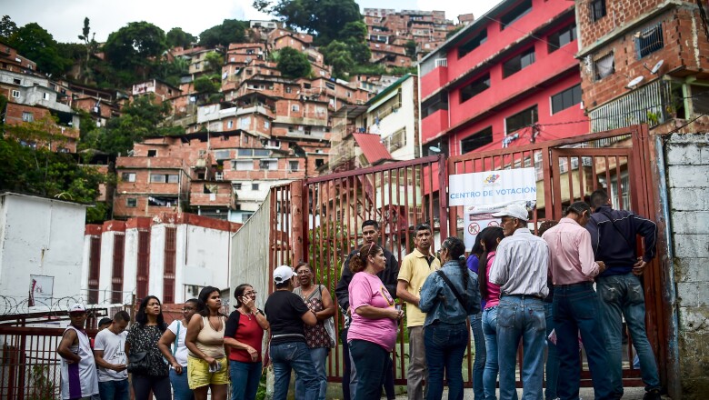 Acuden a las urnas