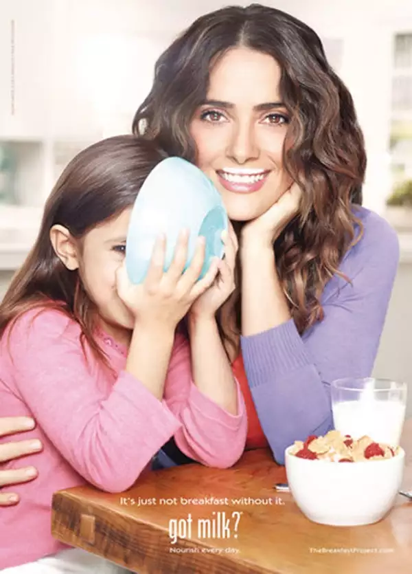 La cata de Valentina Paloma no se alcanza a ver pues la tapa el plato de cereal.