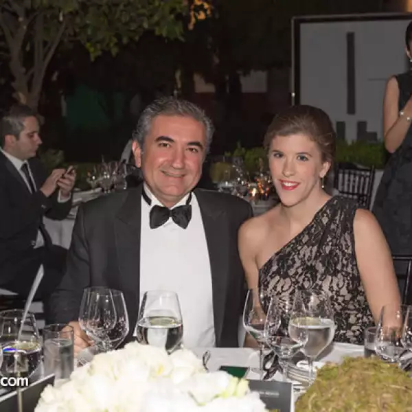 Carlos Ruíz Velasco,Fernanda Arrollo