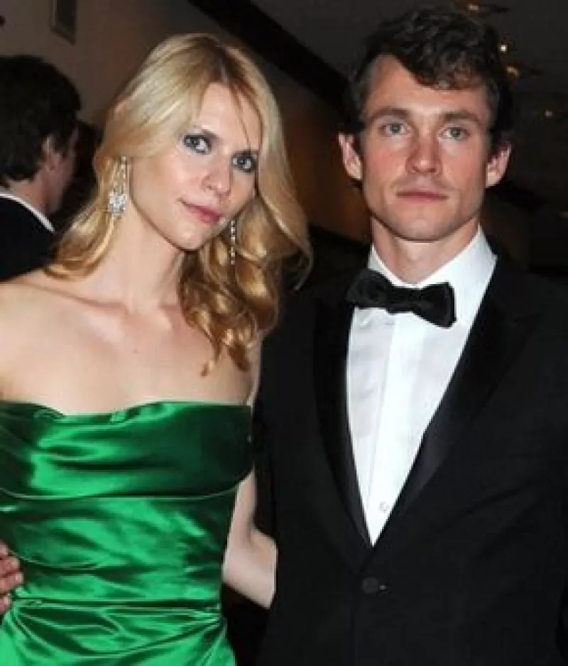 La actriz de ‘Romeo y Julieta’ y su novio Hugh Dancy decidieron realizar una ceremonia muy íntima en Francia a la cual invitaron sólo a sus familiares y amigos más cercanos.
