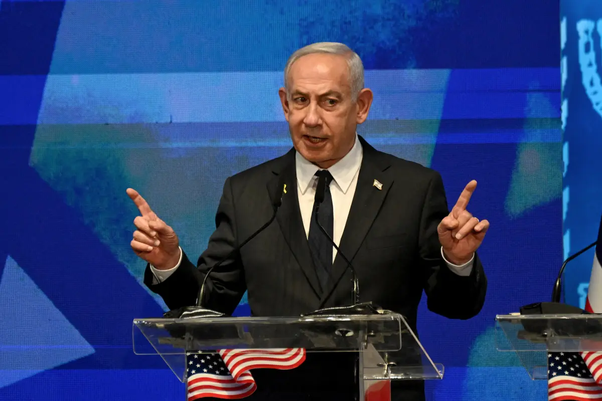 El primer ministro israelí, Benjamin Netanyahu, habla en el acto de apertura de la mayor delegación bipartidista de legisladores estadounidenses a Israel en el Ministerio de Relaciones Exteriores en Jerusalén el lunes 15 de septiembre de 2025.