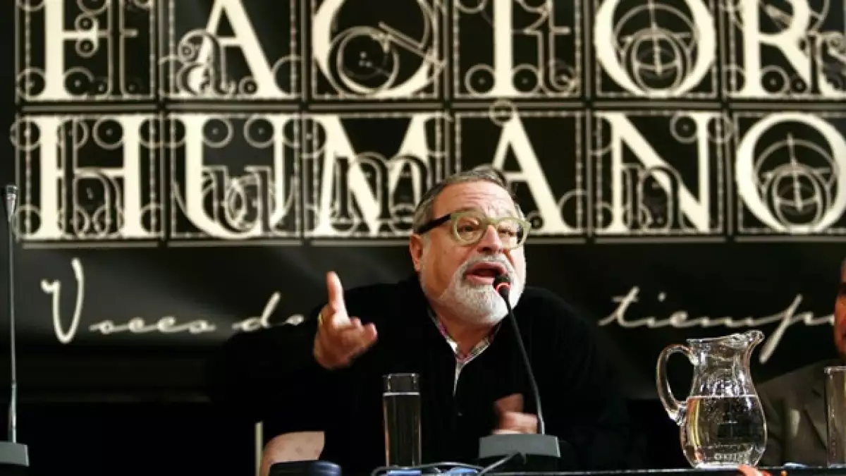 savater da una charla