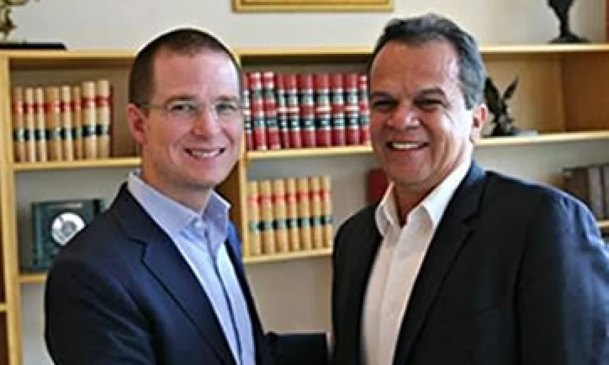 Ricardo Anaya (izq) el líder nacional panista presidió la designación de Heredia como su apuesta para ganar Sinaloa. (Foto: PAN/Cortesía)