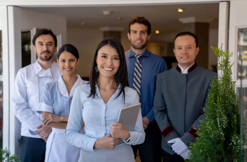 empleados-sector-hotelero.jpg