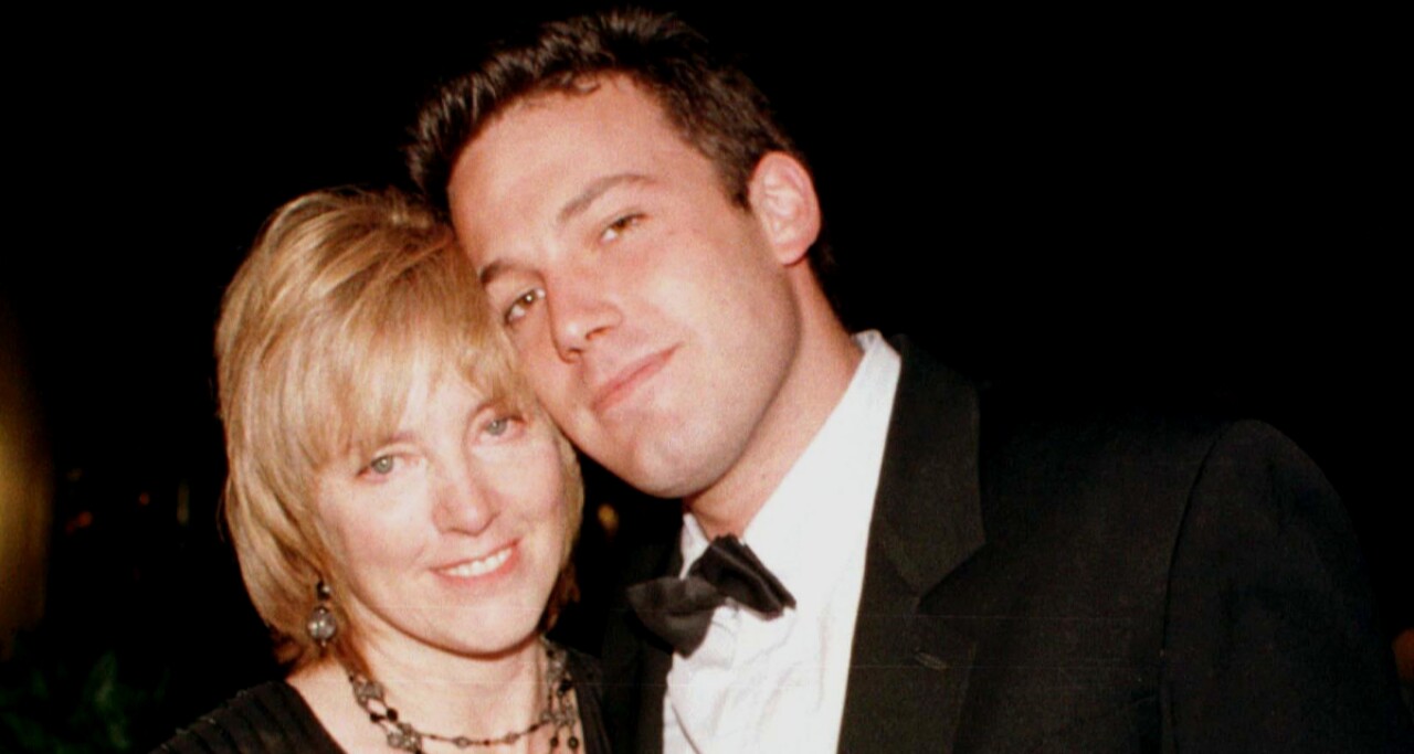 Revelan la causa de muerte de la mamá de Ben Affleck, quien falleció en la mansión del actor