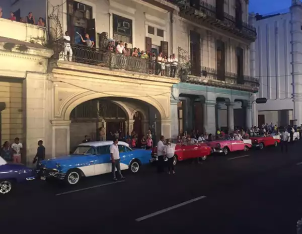 Chanel llevó a cabo su desfile en El Paseo del Prado en La Habana, Cuba.
