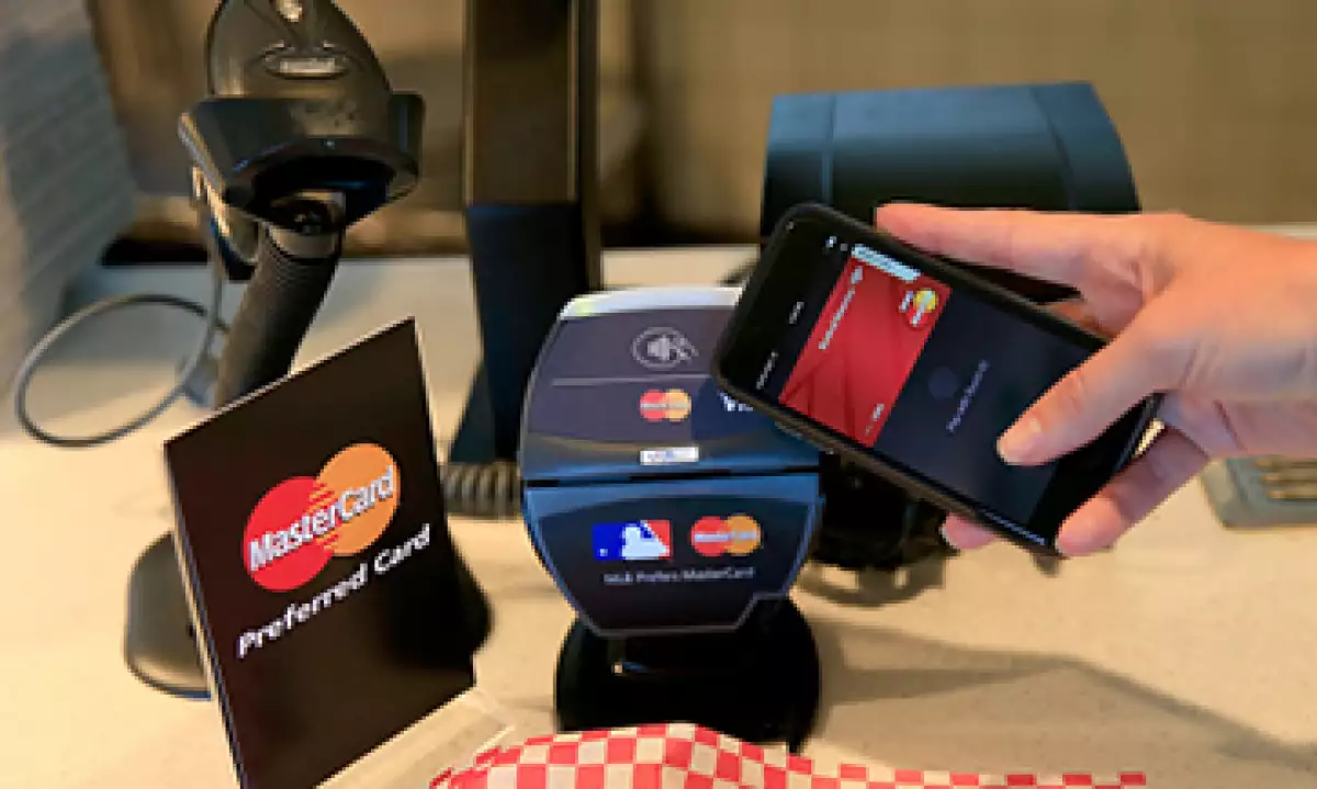 El banco aseguró que están a la espera de que Apple libere su servicio de pagos móviles en México para incorporarlo a su oferta. (Foto: Getty Images)