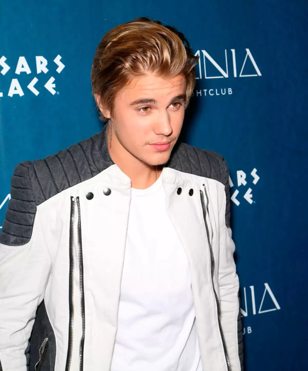 Después de 15 días de festejo, el cantante sigue con el festejo tras haberse convertido legalmente en mayor de edad.