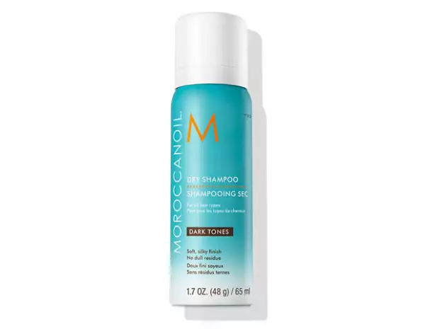 El shampoo en seco es una excelente opción si no tienes tiempo de lavarte el pelo y secártelo todos los días.