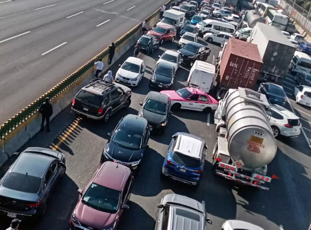 Transportistas cancelan bloqueo en la autopista México-Pachuca