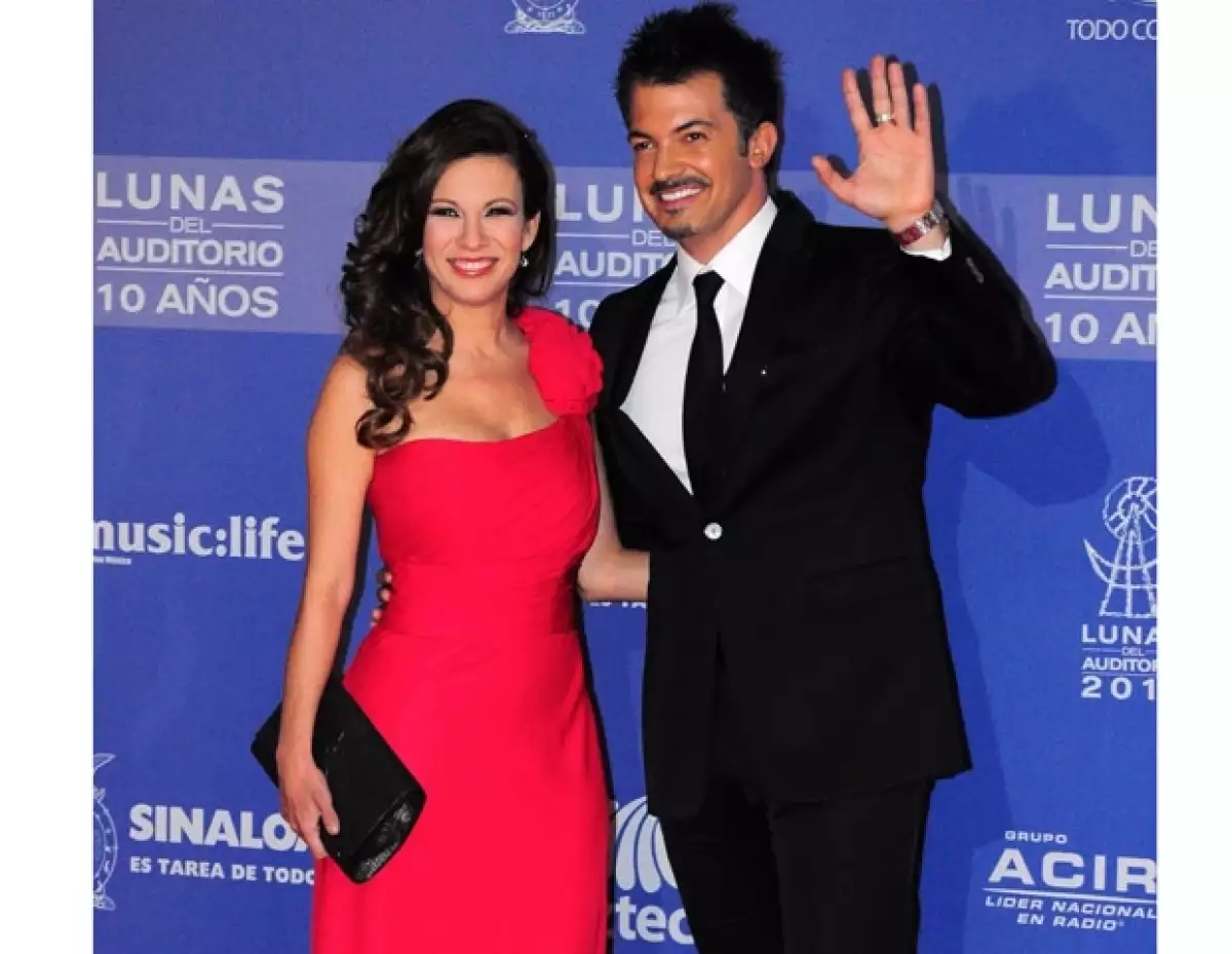 Ingrid Coronado y Fernando del Solar, ambos conductores de Tv Azteca.