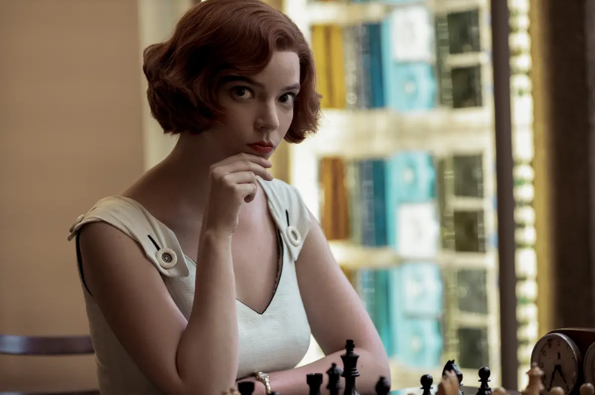 Anya Taylor Joy como Beth Harmon en The Queen's Gambit