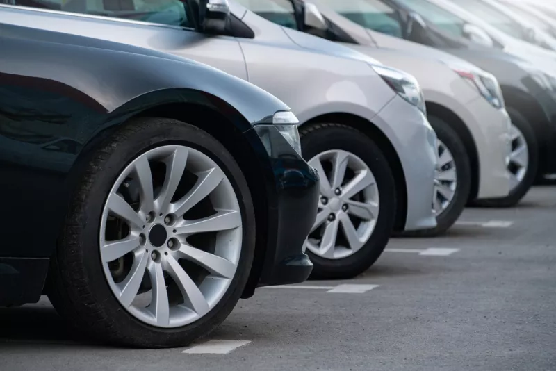 Contrario a la economía, la venta de autos nuevos en México rompe récord y las marcas chinas son las ganadoras