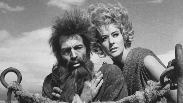 La película en la que Silvia Pinal hizo un desnudo