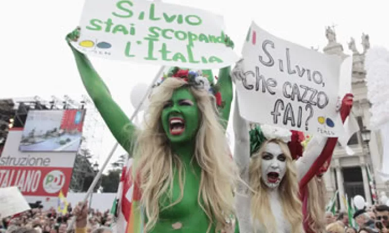 Integrantes del grupo Femen, procedentes de Ucrania, mostraron sus pechos como parte de la protesta. (Foto: Reuters)