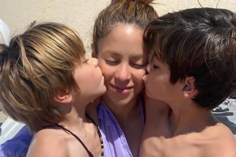 Shakira y sus hijos, Milan y Sasha 