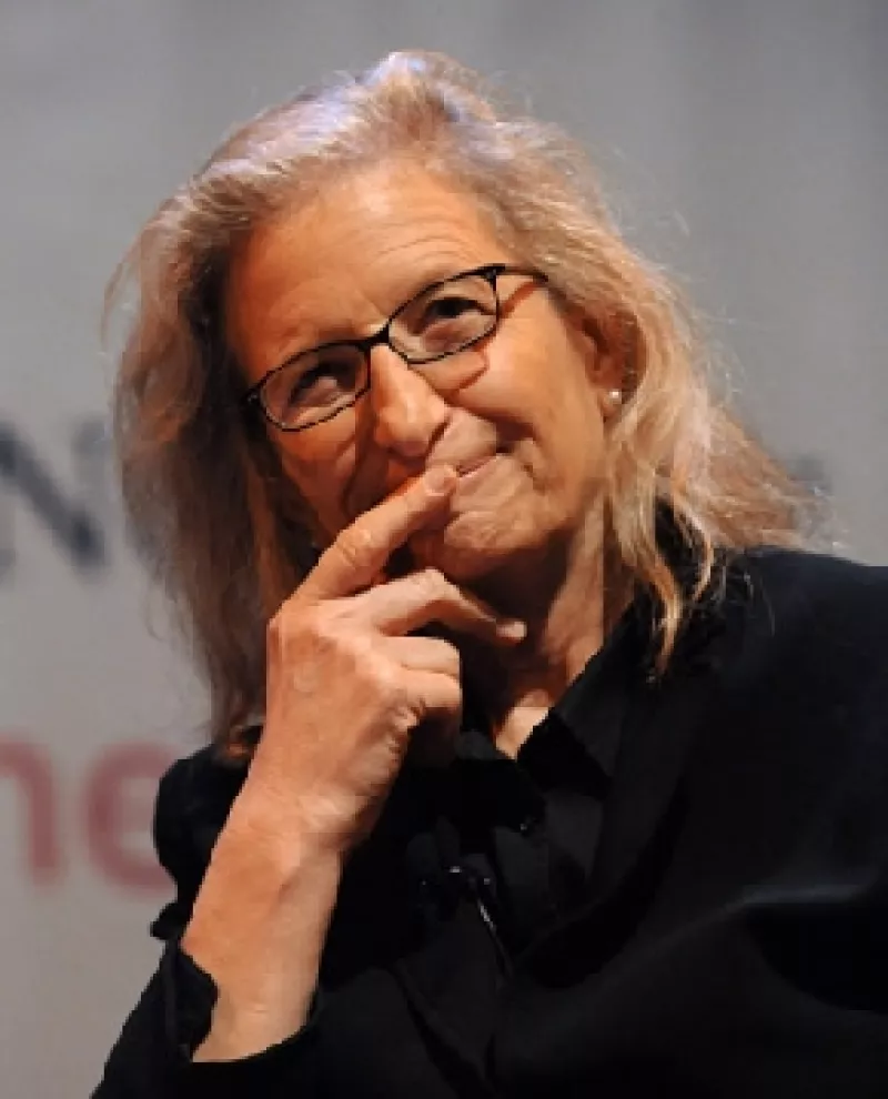 La fotógrafa enfrenta nuevas acusaciones de no pagar sus cuentas, apenas un mes después de lograr un acuerdo que debía resolver sus problemas financieros.