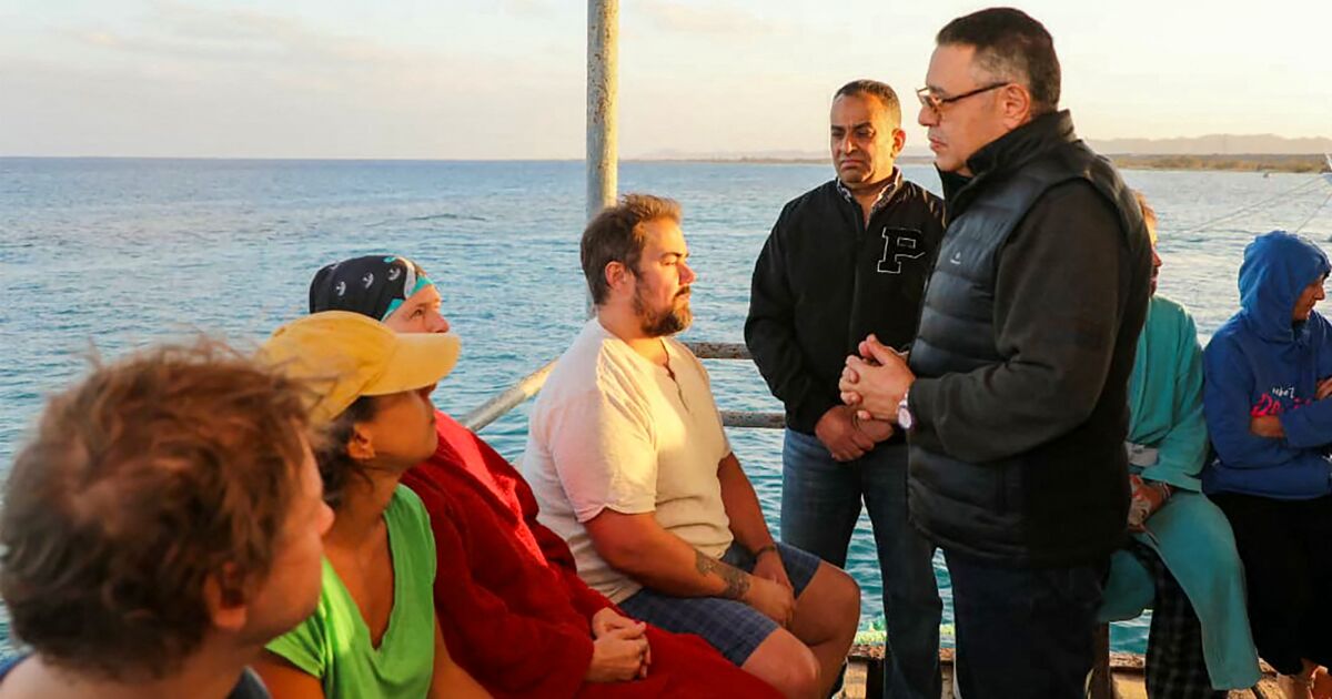 Barco turístico naufragia en el Mar Rojo de Egipto: hay 17 desaparecidos