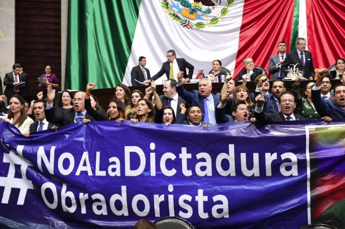 diputados protesta.png