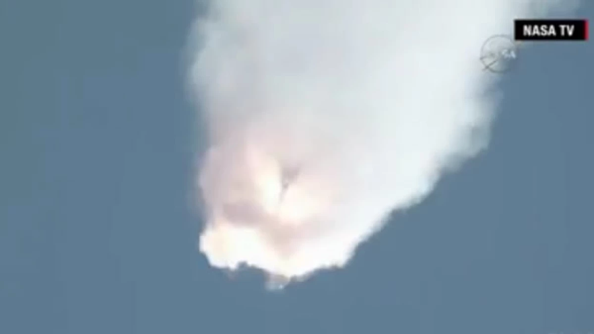 El momento de la explosión de un cohete no tripulado que fabricó SpaceX