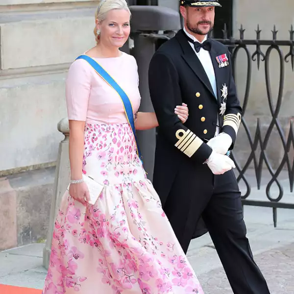 Princesa Mette-Marit de Noruega y príncipe Haakon de Noruega.