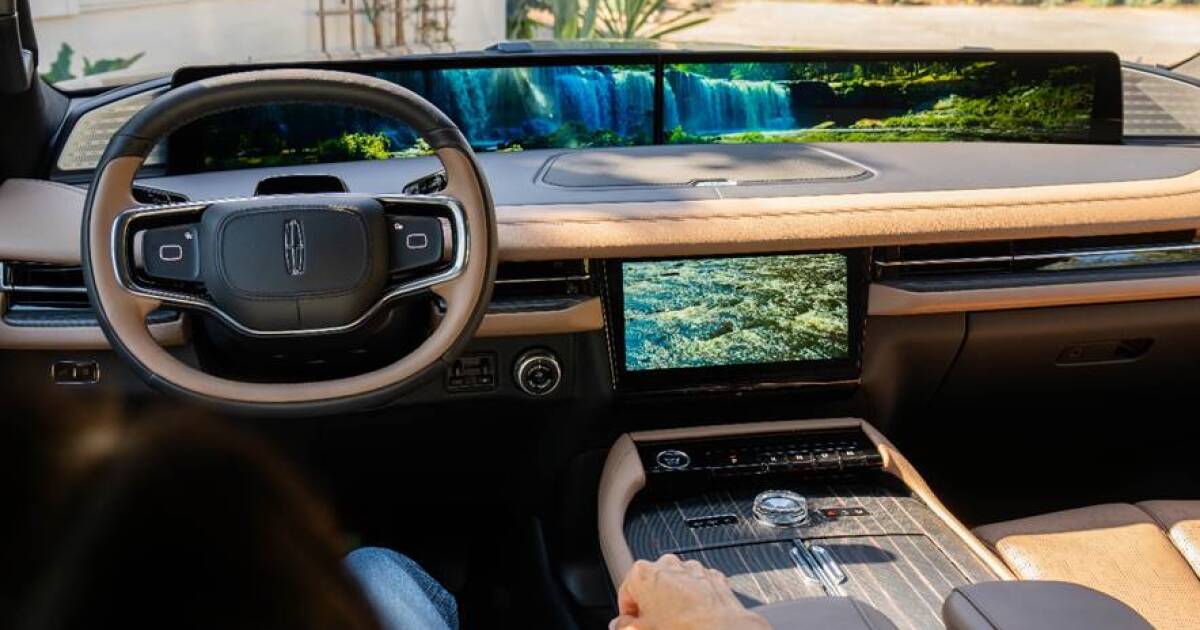 Otomotiv takıntısı artık güç atları değil, ekranın büyüklüğü