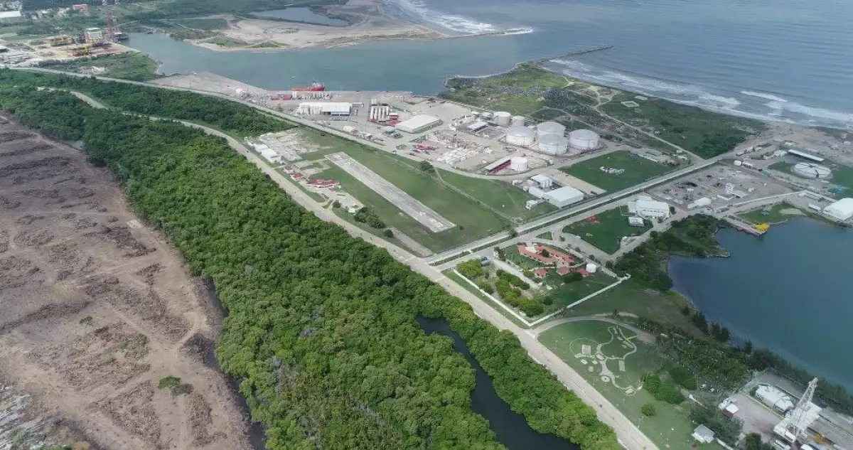 Refinería Olmeca, en Dos Bocas, donde se registró una explosión. 