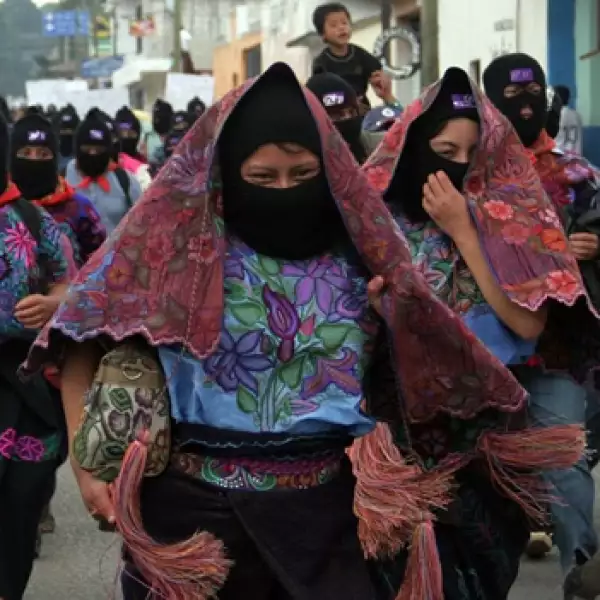 mujeres marchan en san cristobal