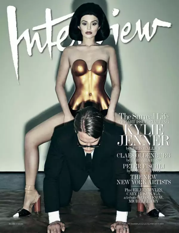 Kylie Jenner lució su sexy figura en la sesión fotográfica.