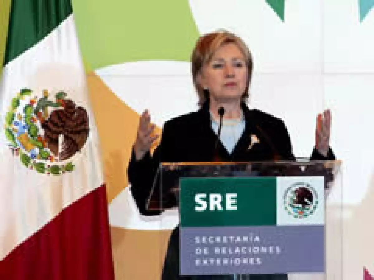 Clinton realiza una visita a México, previa a la que realizará Barack Obama el 16 y 17 de abril. (Foto: Reuters)