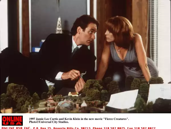 Jamie Lee Curtis And Kevin Klein In The New Movie Fierce Creatures
