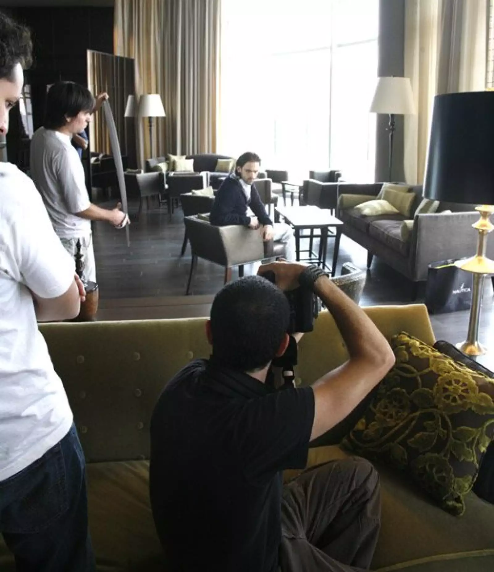 Cómo no decirle a este guapo: “Que pasa en el cielo que se están cayendo los angelitos”, piropo con el que según él lo han alagado en la calle.