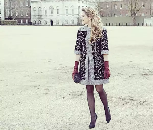 Así fue el look que usó Sofía Castro en Inglaterra.