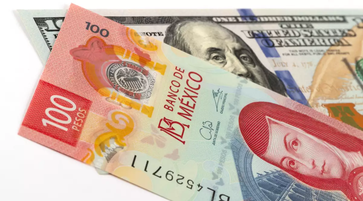 Peso se deprecia tras dato de inflación local y empleo de EU