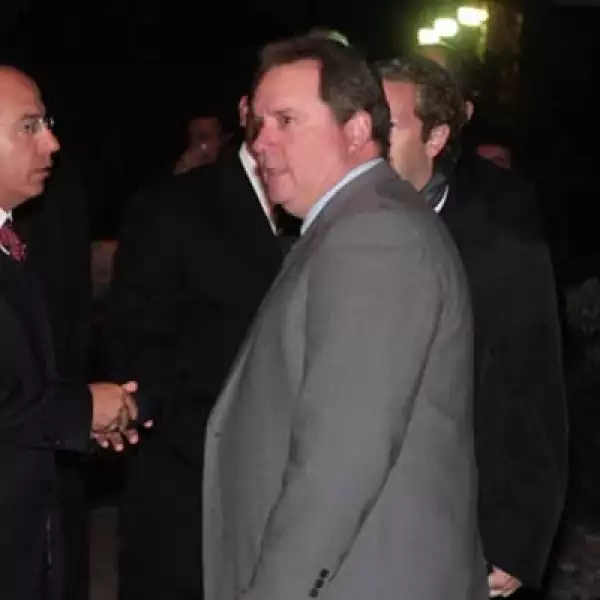 El Presidente de México, acompañado de su esposa Margarita Zavala, acudió ayer por la noche a casa del empresario.