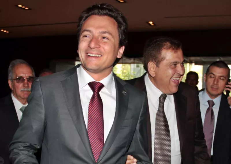 Imagen correspondiente al 12 de septiembre de 2013, en la cual Emilio Lozoya, quien en aquellos días estaba al frente de Pemex, y Alonso Ancira, presidente de la empresa Altos Hornos de México .