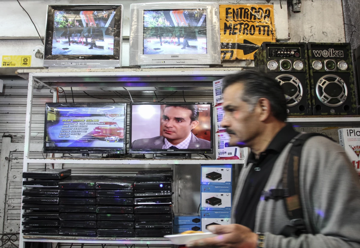 El componente que mide la confianza para comprar bienes como una televisión cayó 9.2% anual.
